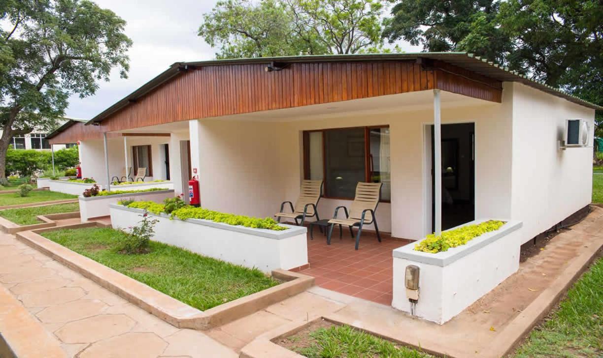 Sunbird Lilongwe Hotel Bagian luar foto