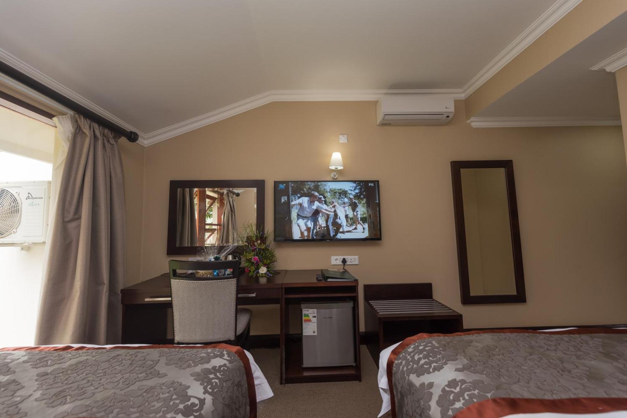 Sunbird Lilongwe Hotel Bagian luar foto