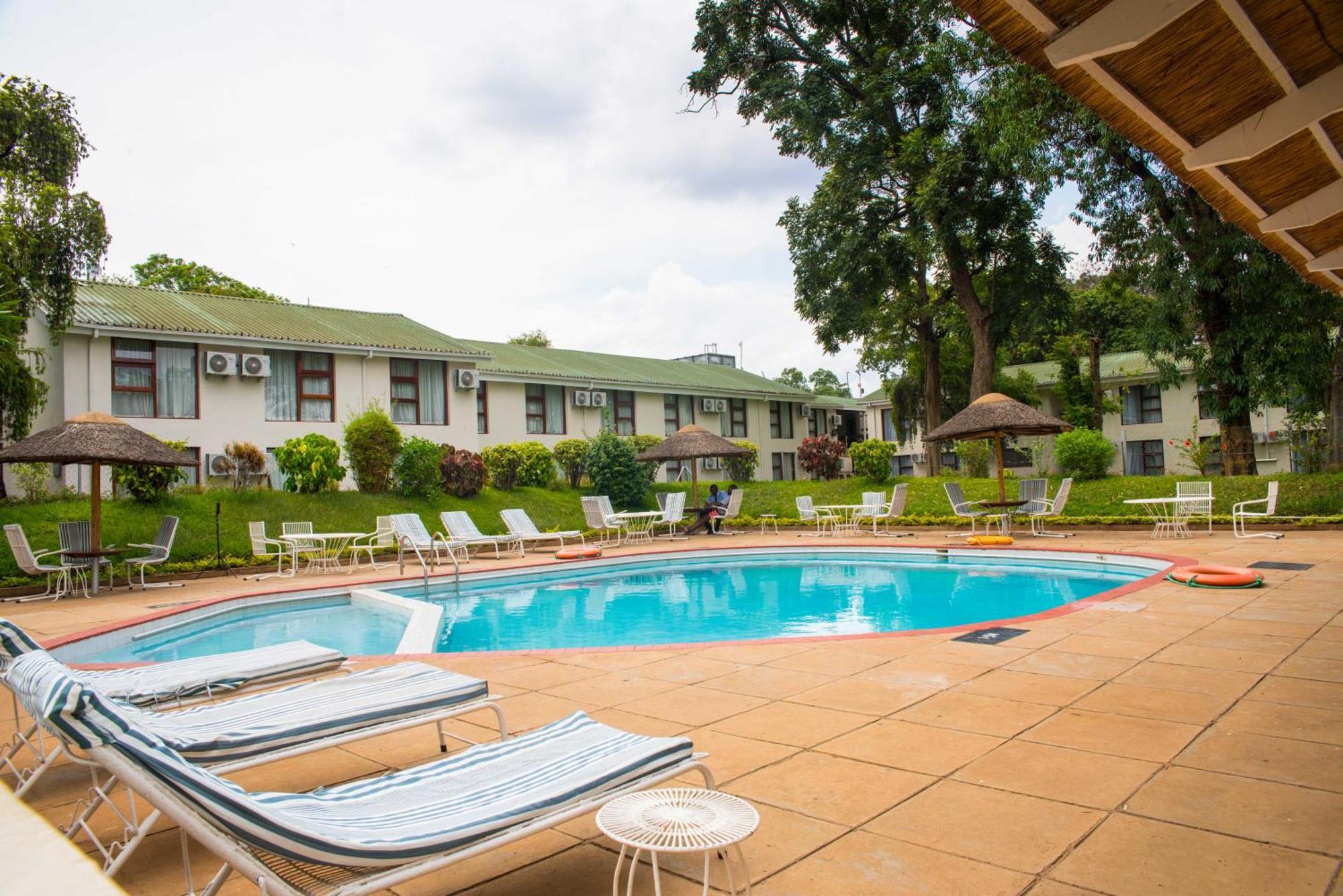 Sunbird Lilongwe Hotel Bagian luar foto