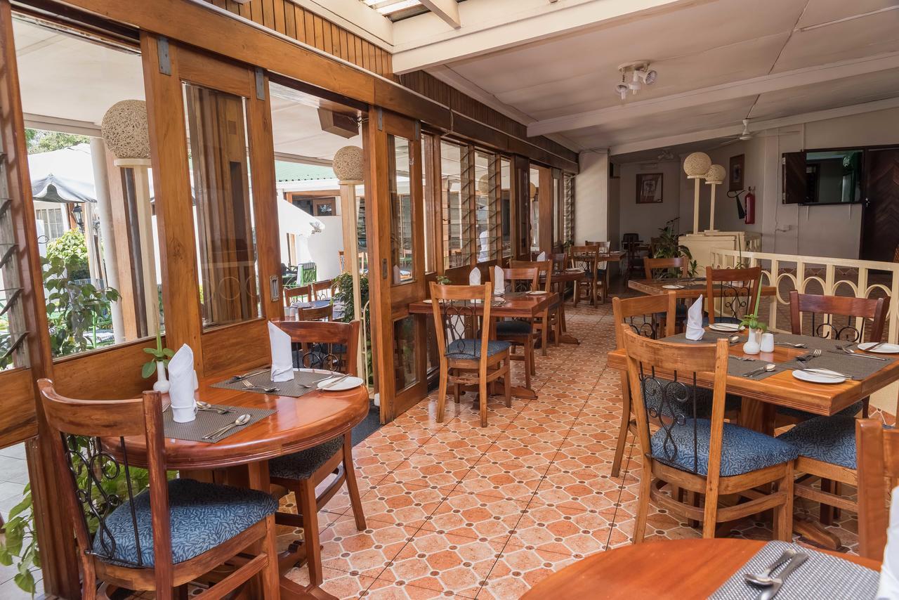 Sunbird Lilongwe Hotel Bagian luar foto